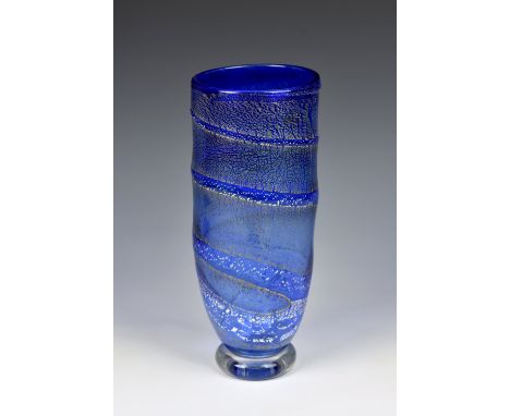 Robin Smith and Jeff Walker for The Melting Pot Glassworks, the ribbed blue Studio glass vase of slightly inverted tapering f