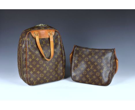 A Louis Vuitton monogram looping GM handbag, with tan leather hoop handle and beige suede interior with zippered and patch po