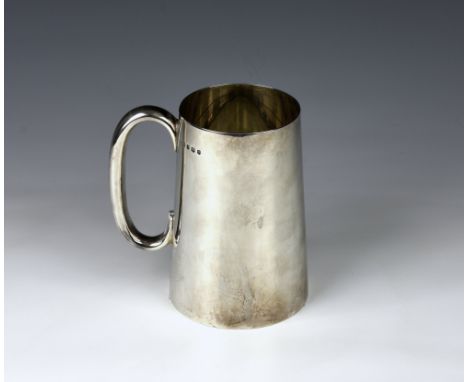 A George V silver tankard, James Dixon &amp; Sons Ltd, Sheffield, 1930, of plain tapering form with loop handle and glass bas