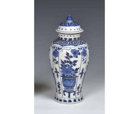 A Chinese blue and white porcelain baluster vase and cover from the Vung Tau cargo, the base painted with an artemesia leaf, 