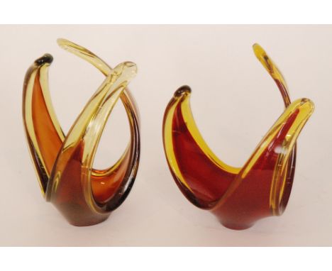 A near pair of post war Italian Murano Sommerso glass table centre bowls with circular foot rising to three drawn spiralled a