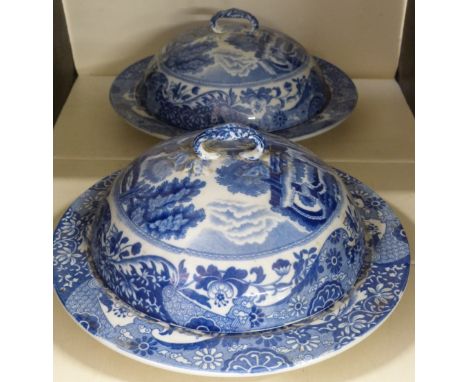 Spode Italian pattern a pair of circular tureens&nbsp;