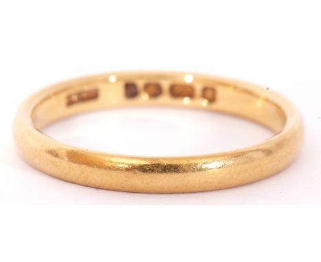 22ct gold wedding ring of plain polished design, 2.5gms, London 1950, size J/K