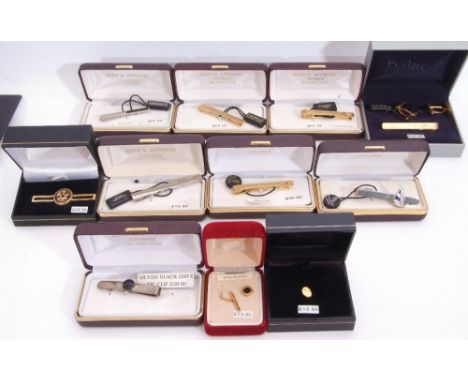 Mixed Lot: nine cased gents tie-clips