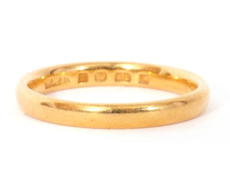 22ct gold wedding ring, of plain polished design, London 1908, size K/L, 2.9gms