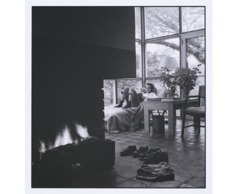 Wayne F. Miller (1918 Chicago - 2013 Kalifornien)Joan Miller at Edward Steichen`s house, "Umpawaug". Redding, Connecticut. US