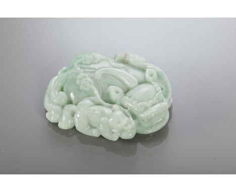 CHINESE JADE CARVING
showing a mythical creature, 5cm high 