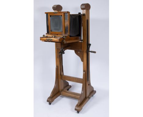Antique plate camera of the brand Voigtländer &amp; Sohn AGAntieke platencamera van het merk Voigtländer &amp; Sohn AG177 x 6