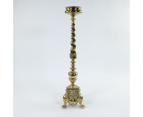 Copper church candlestick with twisted columnKoperen kerkkandelaar met getorste kolomH 71 cm