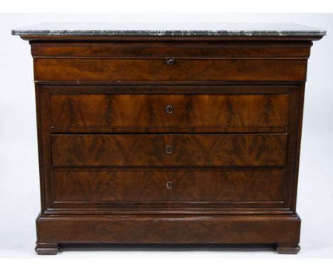 French chest of drawers with 4 drawers in mahogany and with grey-veined marble topFranse commode met 4 laden in mahonie en me
