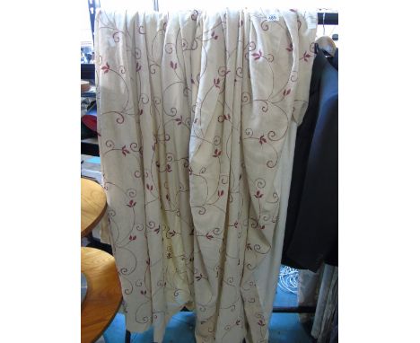 PAIR OF CURTAINS