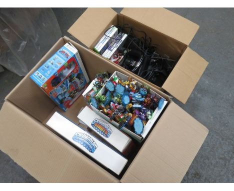 X BOX 360 GAMES CONSOLE WITH GAMES ACCESSORIES AND ALSO VARIOUS BOXED AND UNBOXED SKYLANDERS FIGURES AND ACCESSORIES 