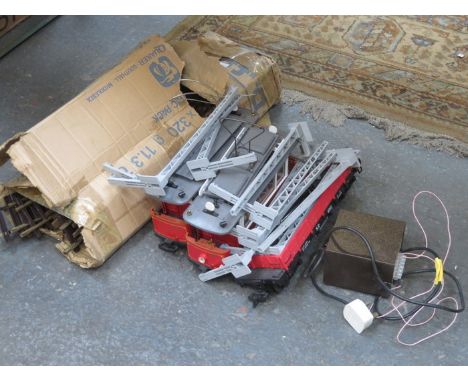 TWO G-SCALE CARRIAGES AND CONTROL TRACK, ETC. 