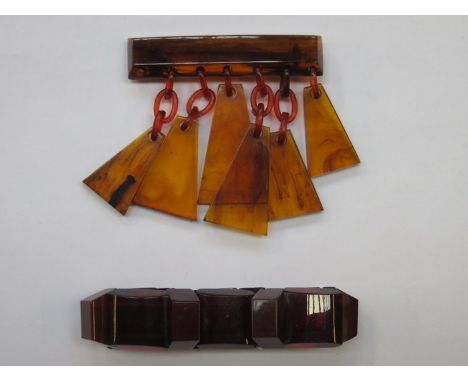 VINTAGE AMBER COLOURED BROOCH, CHERRY AMBER COLOURED BANGLE AND TWO PAIRS OF EARRINGS AND RING 