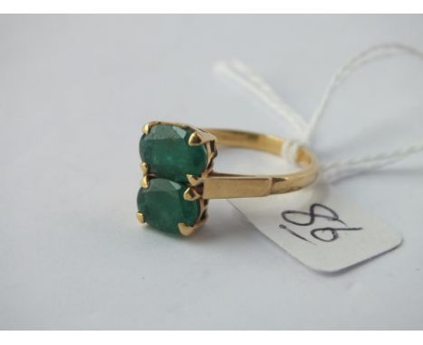 18ct gold two stone emerald ring approx. size R 4.9g inc   