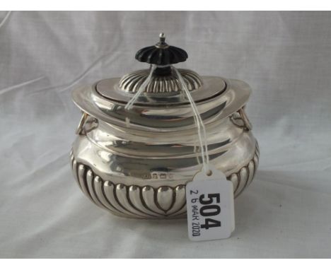 Oval bombe shaped half fluted tea caddy with hinged cover – B’ham  1905 By WD – 165gms       