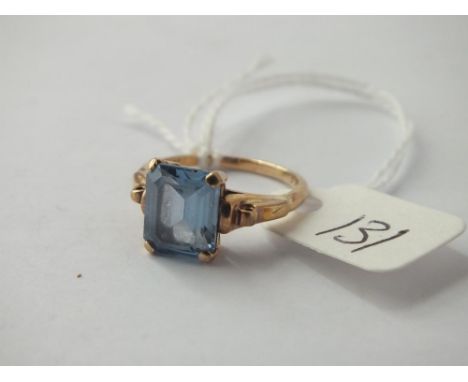 9ct blue topaz ring approx. size N      