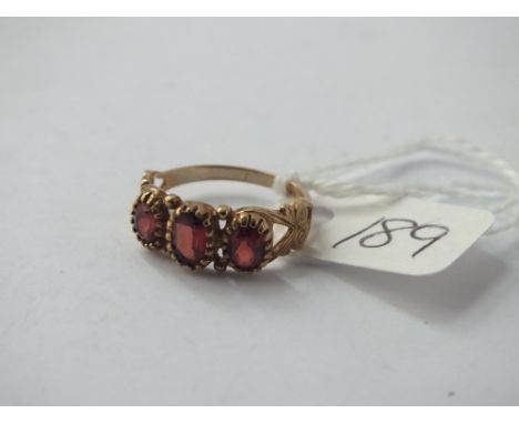 9ct three stone garnet ring approx. size J     