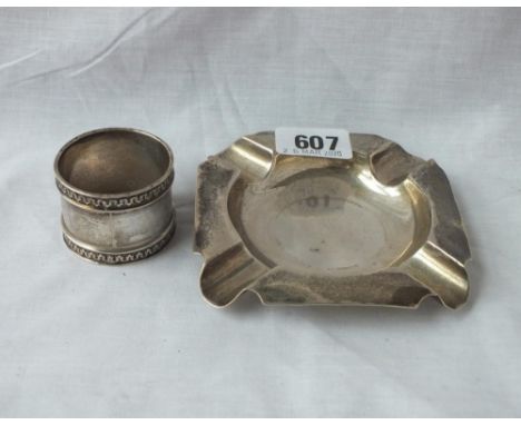 Ash tray and a napkin ring with a decorated rim – Sheff 1913 – 68gms 