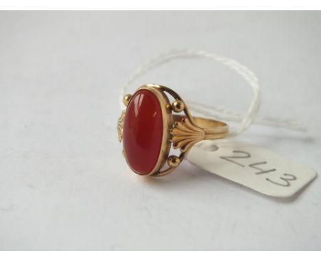 14ct gold cornelian ring approx. size P     