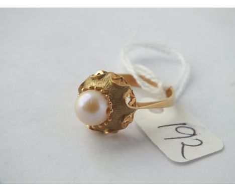 18ct gold and pearl ring approx. size R - 3.9g inc    