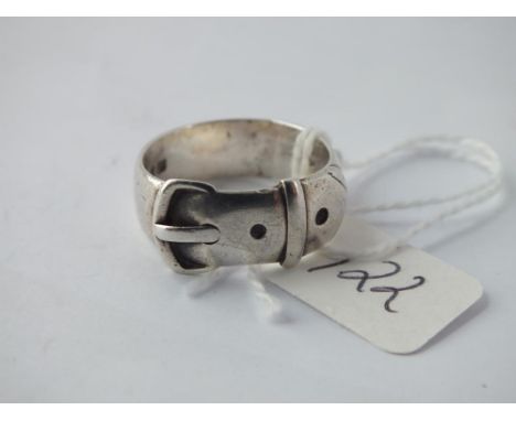 Silver wide buckle ring approx. size R 6.4g     