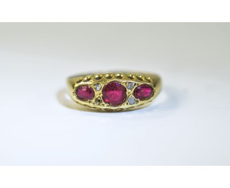 Antique 18ct Gold Set 3 Stone Ruby Ring. Fully Hallmarked for 18ct Gold. 