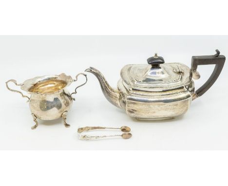 A collection of silver to include: Edwardian teapot. ebony finial and handle, Birmingham, 1911; sugar nippers,&nbsp; Birmingh