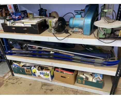 Shelf including skis