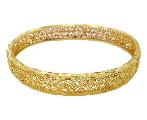 22ct gold filligree bangle, stamped 22c diameter 6.7cm, 18.9gm Condition Report Click here for further images, condition, auc