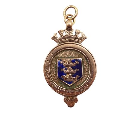 9ct rose gold and blue enamel Kinsgton-upon-Hull crest medallion by Phillips & Mayell, Chester 1921 Condition Report Approx 1