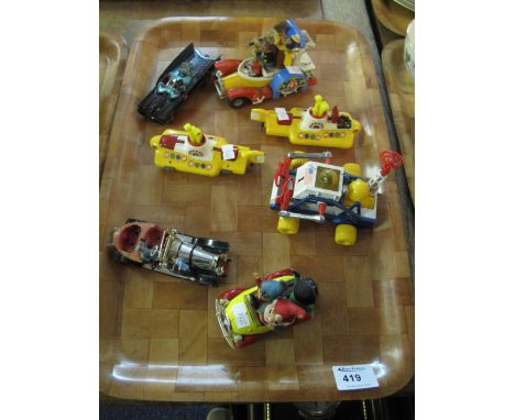 Tray of assorted vintage die cast model cars and vehicles to include Corgi Chitty Chitty Bang Bang, Corgi yellow submarine x 
