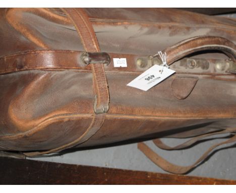 Vintage leather gladstone type bag.