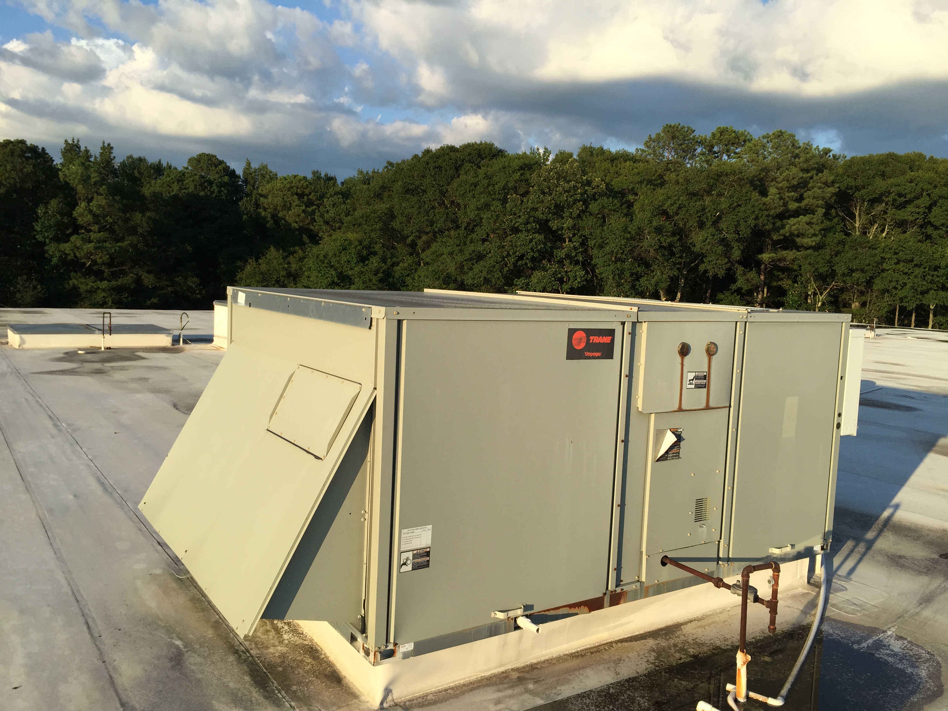 rooftop trane voyager