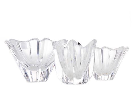 LARS HELLSTEN FOR ORREFORS, GRADUATED PAIR OF 'ORION' BOWLS,each of tapered form, both with stickers and mark to base, 16cm a