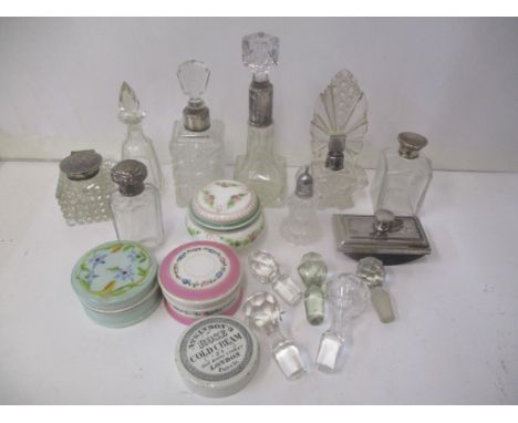 Glass and silver scent bottles to include an atomiser and an inkwell with a silver hinged lid 