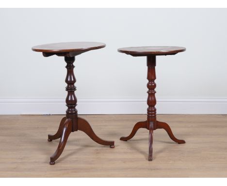 A 19TH CENTURY MAHOGANY CIRCULAR SNAP TOP TRIPOD OCCASIONAL TABLE (2)48cm diameter; 71cm high, together with a similar smalle