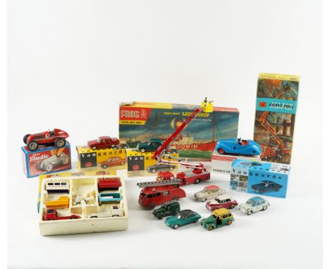 A COLLECTION OF DIE CAST MODELS INCLUDING A BOXED CORGI SIMON SNORKEL FIRE ENGINE (QTY)Various Dates The Simon Snorkel in box
