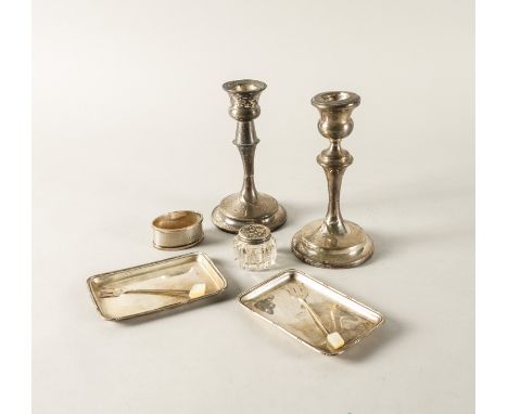 A GROUP OF SILVER AND SILVER MOUNTED WARES (8)Comprising; a pair of rectangular trinket dishes, Birmingham 1911, a pair of pi