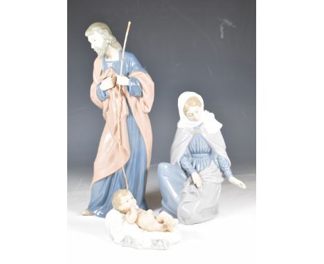Three Nao nativity figures, tallest 22cm