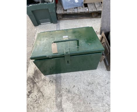 A METAL LAND ROVER TOOL BOX WITH AN ASSORTMENT OF TOOLS TO INCLUDE JUMP LEADS, A CHAIN AND GLOVES ETC 