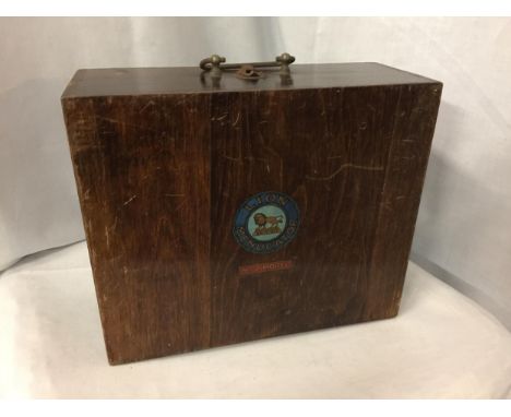 AN OAK CASED LION MENUCATOR NO.2 MODEL VINTAGE PRINTER 