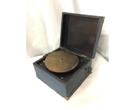 A VINTAGE GERMAN CASED SYMPHONION MUSIC BOX 