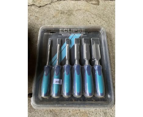 AN ECLIPSE SIX PIECE WOOD CHISEL SET 