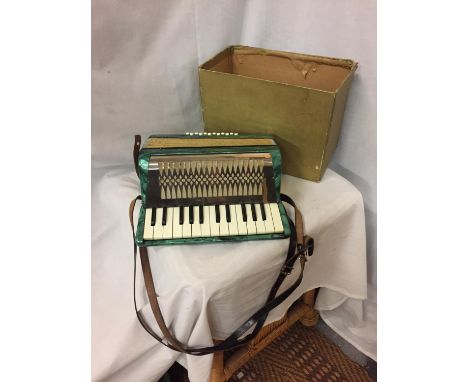 A VINTAGE GERMAN HOHNER MIGNON II ACCORDIAN SERIAL NUMBER 11931 IN GOOD WORKING BUT NO WARRANTY GIVEN 