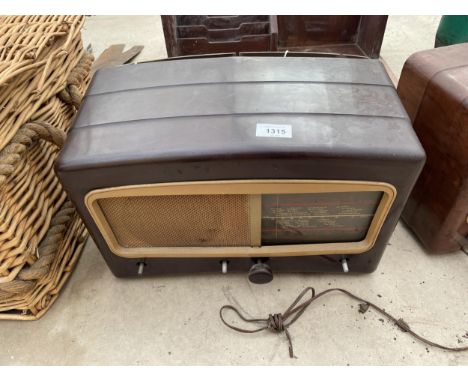 A VINTAGE COSSOR VALVE RADIO 