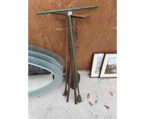 AN ASSORTMENT OF VINTAGE TOOLS TO INCLUDE A CROWBAR, SASH CLAMP AND PEAT SPADE ETC 