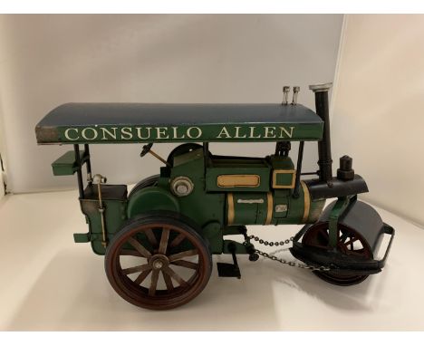 A METAL GREEN VINTAGE STYLE STEAM ROLLER 