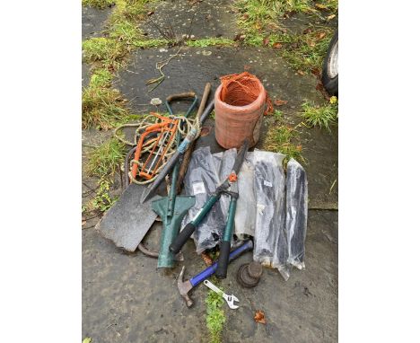 A QUANTITY OF TOOLS AND SUNDRIES TO INCLUDE SPADE, SAW, BALER TWINE, CABLE TIES ETC 