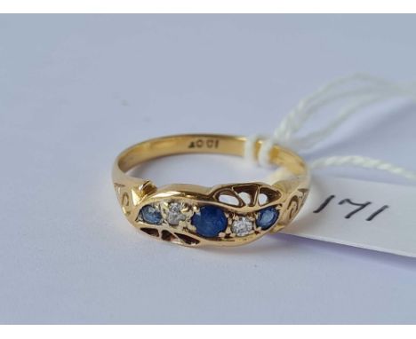 A Victorian sapphire and diamond ring 18ct gold size R  3 gms